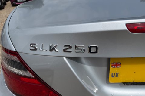 Mercedes-Benz SLK SLK250 BLUEEFFICIENCY AMG SPORT ED125..11 SERVICES..LAST OWNER 9 YEARS.. 24