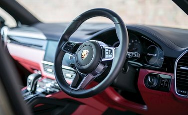 Porsche Cayenne S 11