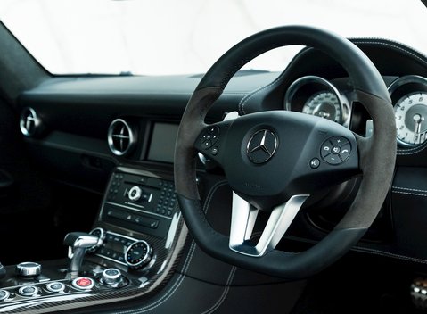 Mercedes-Benz SLS AMG 11