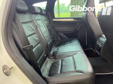 Volkswagen Touareg 3.0 Touareg V6 R-Line TDI BlueMotion Technology Auto 4WD 5dr 23