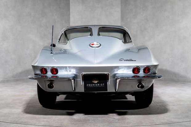 Chevrolet Corvette Stingray SPLIT WINDOW MANUAL FUELIE. FULL RESTO. MATCHING NUMBERS. IMMACULATE. 1