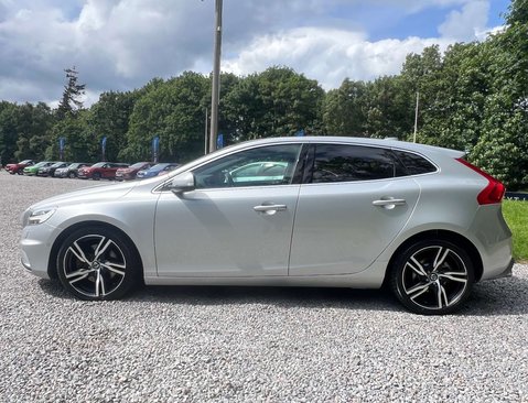 Volvo V40 2.0 V40 R-Design Edition D2 Auto 5dr 10