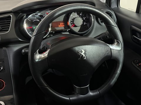 Peugeot 3008 HDI ACTIVE 13