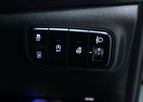 Hyundai BAYON 1.0 T-GDi MHEV Premium SUV 5dr Petrol Hybrid DCT Euro 6 (s/s) (120 ps) 40