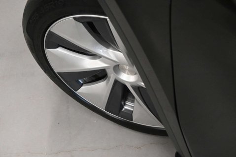 Tesla Model Y ModeL Y Long Range AWD 4WD 5dr 37