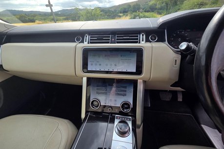 Land Rover Range Rover 3.0 SD V6 Vogue Auto 4WD Euro 6 (s/s) 5dr 9