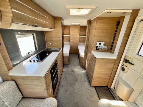 Adria Adora 612 DL Seine 18