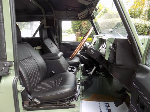 Land Rover Defender 110 2.5 Diesel 11