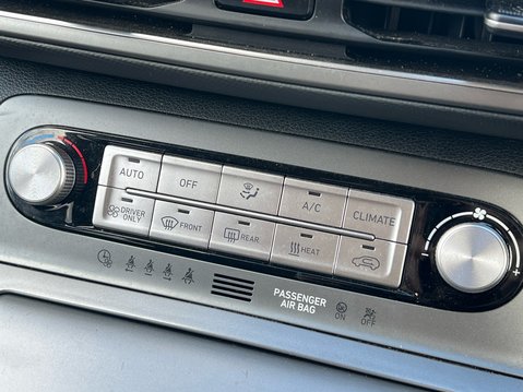 Hyundai KONA PREMIUM 24