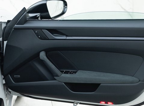 Porsche 911 (992) Targa 4 GTS 22