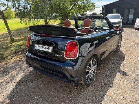 Mini Convertible COOPER EXCLUSIVE 30