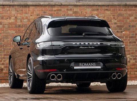 Porsche Macan Turbo 3