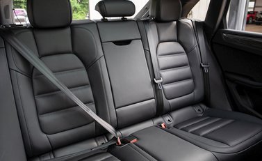 Porsche Macan Turbo 13