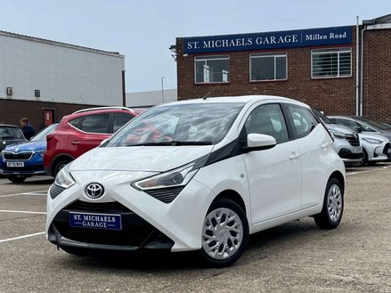 Toyota Aygo 1.0 Aygo X-Play VVT-i CVT 5dr