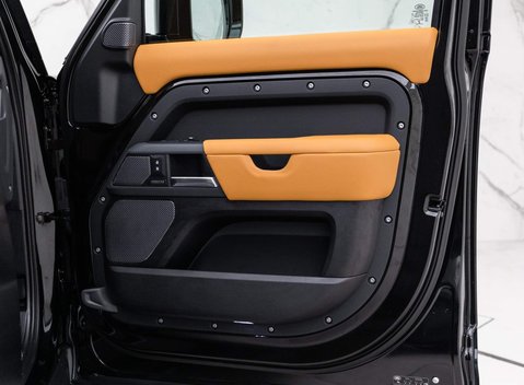 Land Rover Defender X 15