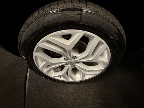 Land Rover Range Rover Evoque 2.0 Range Rover Evoque R-Dynamic SE D MHEV Auto 4WD 5dr 35