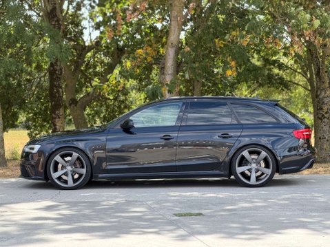 Audi RS4 4.2 RS 4 FSI Quattro Auto 4WD 5dr 38