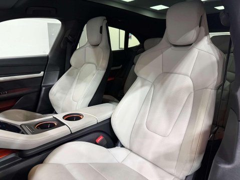 Porsche Taycan Performance Plus 93.4kWh 4S Cross Turismo 5dr Electric Auto 4WD (571 ps) 6