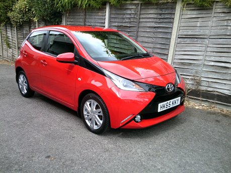 Toyota Aygo VVT-I X-PRESSION X-SHIFT ONLY 26,000 MILES FROM NEW
