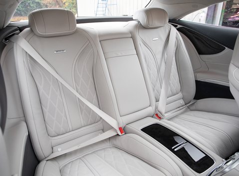 Mercedes-Benz S63 AMG Coupe 13