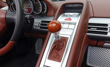 Porsche Carrera GT 28