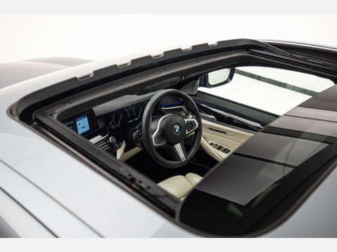 BMW 5 Series 3.0 540i xDrive M Sport Auto 4WD 4dr 28