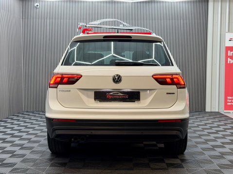 Volkswagen Tiguan 2.0 TDI SE Navigation 4Motion Euro 6 (s/s) 5dr 9