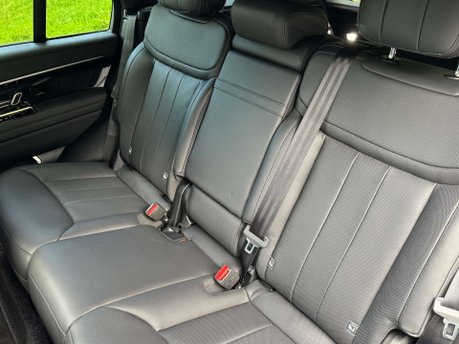Land Rover Range Rover 3.0 Range Rover SE D MHEV Auto 4WD 5dr 26