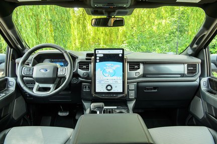 Ford Lightning Lariat Electric 27