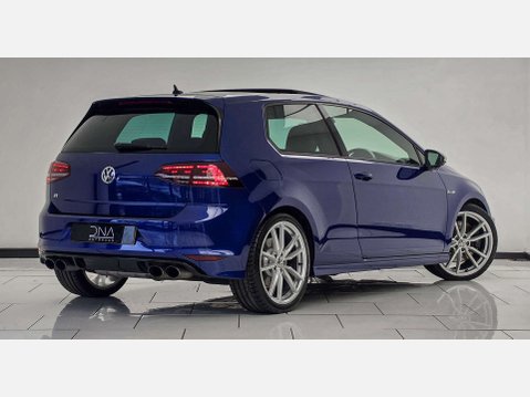 Volkswagen Golf 2.0 Golf R DSG 4WD 3dr 3
