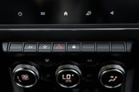 Renault Captur TECHNO E-TECH 39