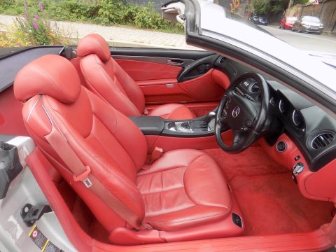Mercedes-Benz SL Series SL500 16