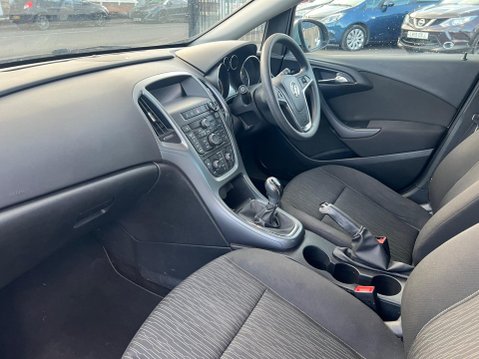 Vauxhall Astra 1.6i Design Euro 6 5dr 22