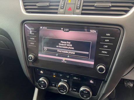 Skoda Octavia SE L TDI 11