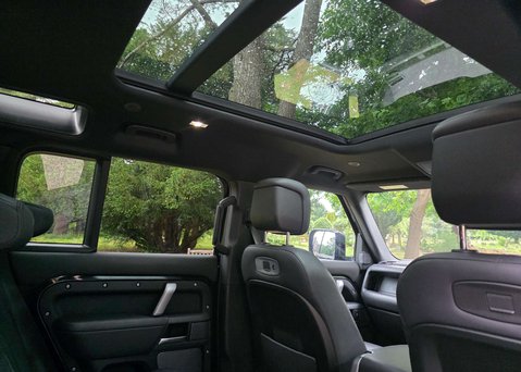 Land Rover Defender 2.0 Defender X-Dynamic HSE Auto 4WD 5dr 3
