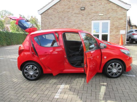 Vauxhall Viva 1.0i SE Euro 6 5dr (a/c) 9