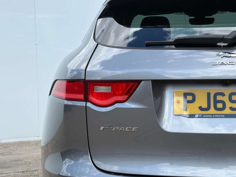 Jaguar F-Pace 2.0 F-PACE Chequered Flag AWD D Auto 4WD 5dr 41