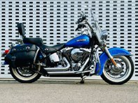 Harley-Davidson Softail 1690 Heritage Classic Custom Cruiser 1