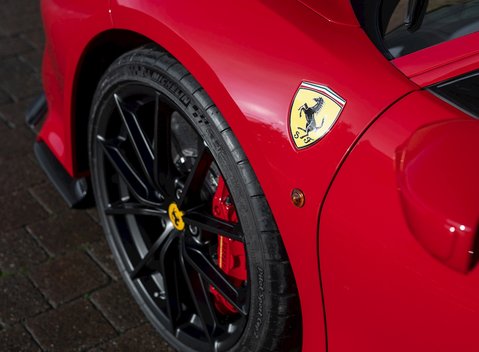 Ferrari 488 Pista 24