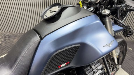 Moto Guzzi V85 850 TT 2019 37K MOT SEPTEMBER 2027 PANNIERS ADVENTURE BIKE 36