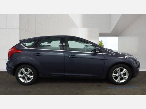 Ford Focus 1.0T EcoBoost Zetec Euro 5 (s/s) 5dr 4