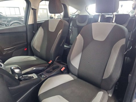 Ford Focus 1.6 Focus Zetec 125 Auto 5dr 22