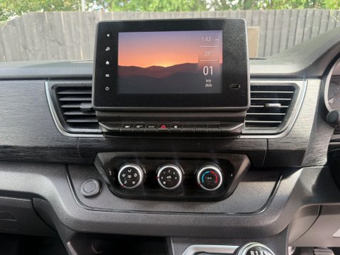 Renault Trafic SL28 SPORT DCI 23