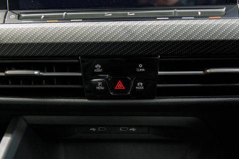Volkswagen Golf R-LINE TSI 38