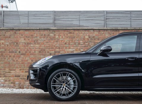 Porsche Macan Turbo 27
