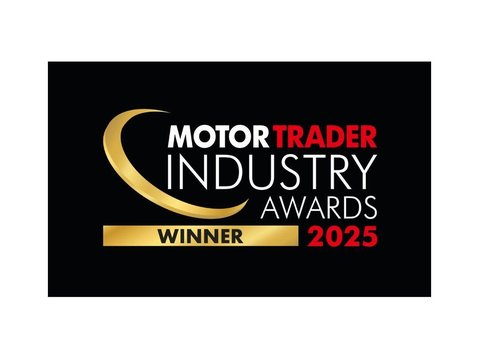 Volvo XC40 2.0 B4 MHEV Plus Black Edition DCT Auto Euro 6 (s/s) 5dr 28