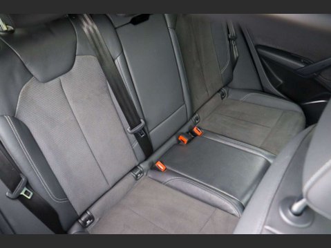 Audi Q5 2.0 TDI 40 S line SUV 5dr Diesel S Tronic quattro Euro 6 (s/s) (204 ps) 10