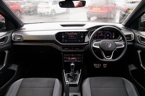 Volkswagen T-Cross R-LINE TSI DSG 3