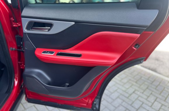 Jaguar F-Pace 3.0 V6 D300S AWD AUTO 35