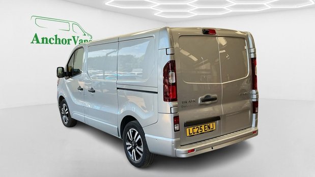 Renault Trafic SWB L1H1 Low Roof Sport LL31 Air Con Alloys Sensors Cam EURO 6 6